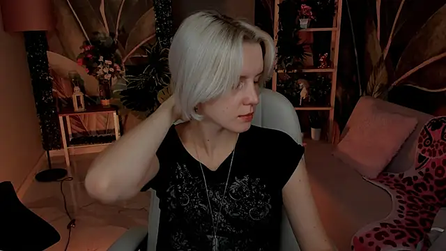 Snapshot of BethanyCloud chatting on 10.06.25 BethanyCloud online show from 10.06.25