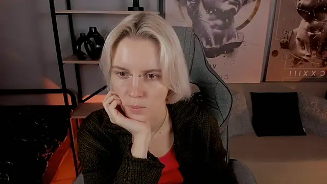 Snapshot of BethanyCloud chatting on 10.08.25 BethanyCloud online show from 10.08.25