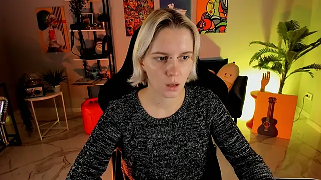 Snapshot of BethanyCloud chatting on 10.28.25 BethanyCloud online show from 10.28.25