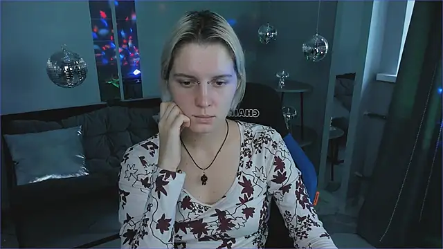 Snapshot of BethanyCloud chatting on 11.05.25 BethanyCloud online show from 11.05.25