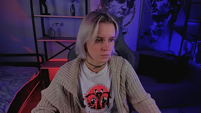 Snapshot of BethanyCloud chatting on 11.10.25 BethanyCloud online show from 11.10.25