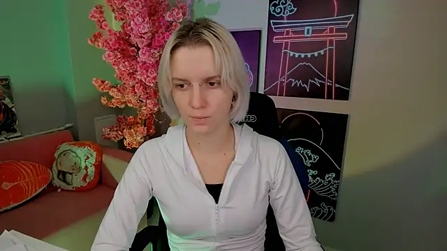 Snapshot of BethanyCloud chatting on 11.18.25 BethanyCloud online show from 11.18.25