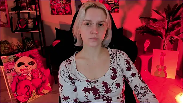 Snapshot of BethanyCloud chatting on 12.17.25 BethanyCloud online show from 12.17.25