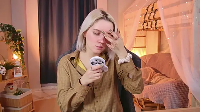 Snapshot of BethanyCloud chatting on 03.03.26 BethanyCloud online show from 03.03.26