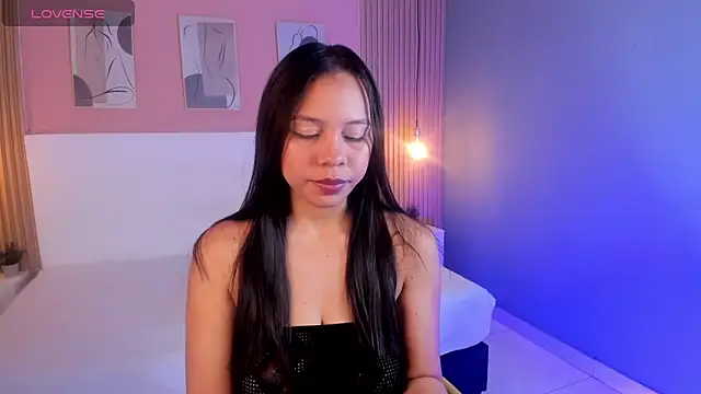 Snapshot of candy_lux30 chatting on 10.17.25 candy lux30 online show from 10.17.25