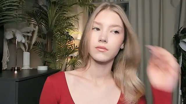 Snapshot of ChinBonnell chatting on 10.25.25 ChinBonnell online show from 10.25.25