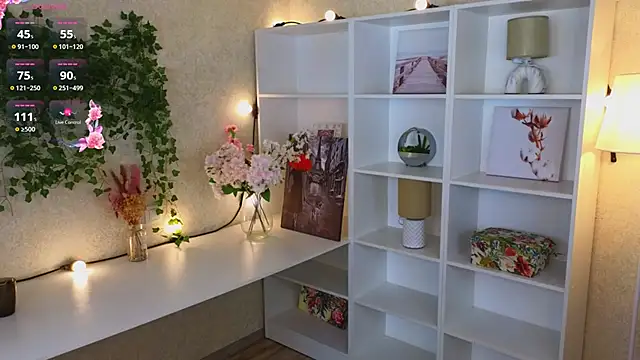 Snapshot of LouisaChaobal chatting on 09.15.25 LouisaChaobal online show from 09.15.25