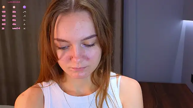 Snapshot of LouisaChaobal chatting on 11.01.25 LouisaChaobal online show from 11.01.25