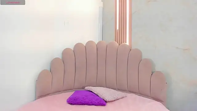 Snapshot of belkilima chatting on 10.15.25 belkilima online show from 10.15.25