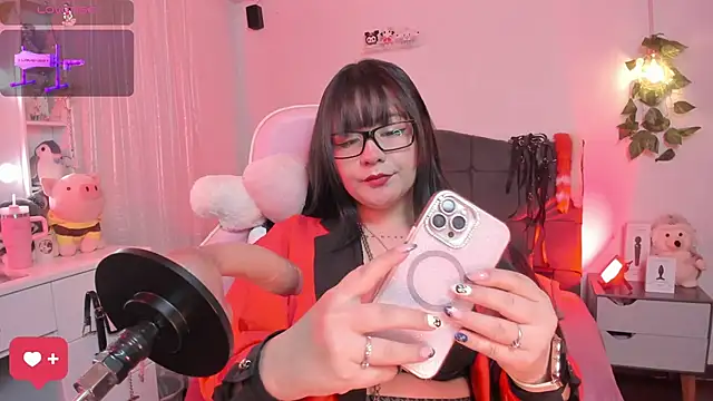 Snapshot of Fia__ chatting on 04.24.26 Fia online show from 04.24.26