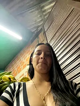 Snapshot of Mia_jhoonson chatting on 11.22.25 Mia jhoonson online show from 11.22.25