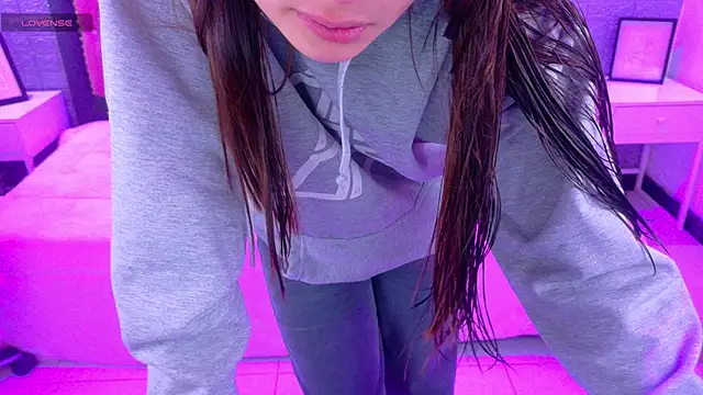 Natalie loffreda online show from 12.16.25