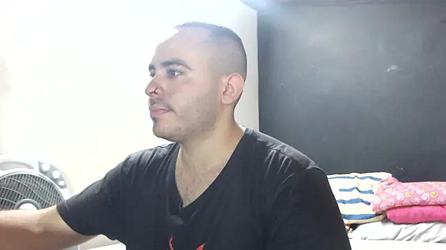 Ana ThiagoxX online show from 05.21.26