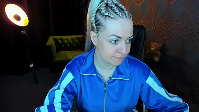 Anna Snows online show from 04.08.26