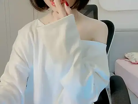 Snapshot of ggLovee chatting on 10.08.25 ggLovee online show from 10.08.25