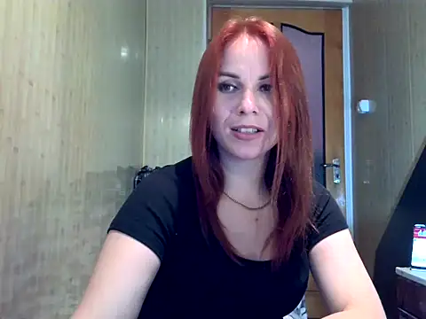 Snapshot of Kisa26311 chatting on 10.31.25 Kisa26311 online show from 10.31.25