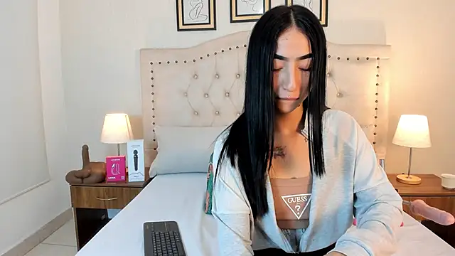 natasha moreno online show from 04.14.26