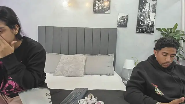 Snapshot of violet_and_myers chatting on 09.29.25 violet and myers online show from 09.29.25