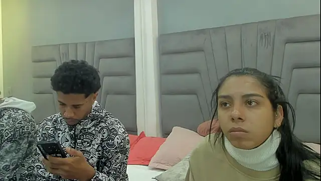 Snapshot of violet_and_myers chatting on 10.07.25 violet and myers online show from 10.07.25