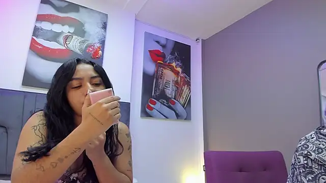 Snapshot of violet_and_myers chatting on 10.09.25 violet and myers online show from 10.09.25