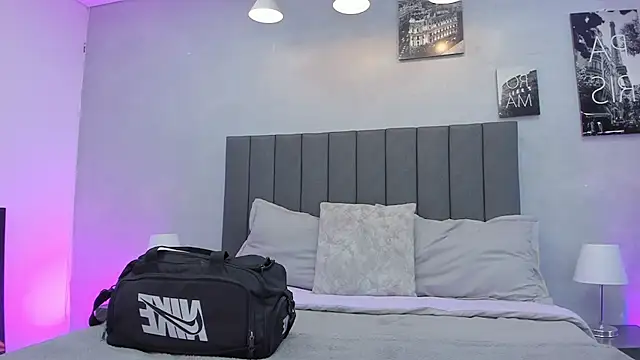 Snapshot of violet_and_myers chatting on 10.30.25 violet and myers online show from 10.30.25