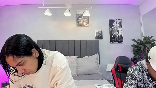 Snapshot of violet_and_myers chatting on 11.11.25 violet and myers online show from 11.11.25