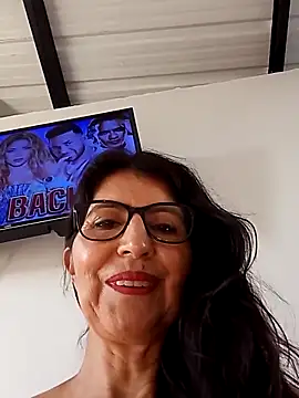 Snapshot of swity_foster chatting on 09.15.25 swity foster online show from 09.15.25