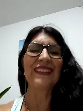 Snapshot of swity_foster chatting on 10.01.25 swity foster online show from 10.01.25