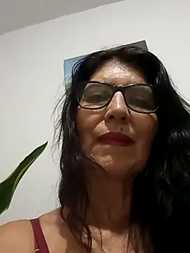 Snapshot of swity_foster chatting on 10.07.25 swity foster online show from 10.07.25