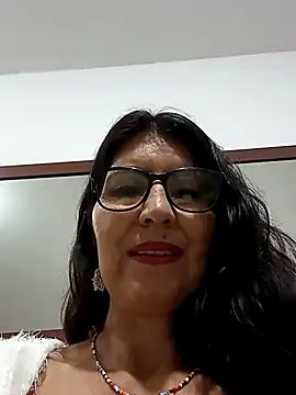 Snapshot of swity_foster chatting on 10.20.25 swity foster online show from 10.20.25