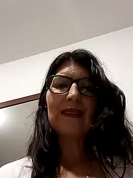 Snapshot of swity_foster chatting on 10.22.25 swity foster online show from 10.22.25