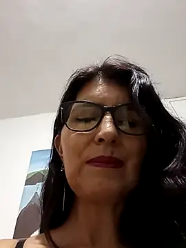 Snapshot of swity_foster chatting on 11.13.25 swity foster online show from 11.13.25