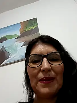 Snapshot of swity_foster chatting on 11.19.25 swity foster online show from 11.19.25