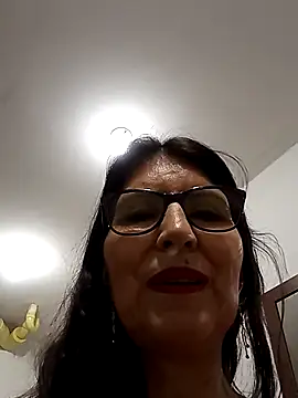 Snapshot of swity_foster chatting on 11.21.25 swity foster online show from 11.21.25