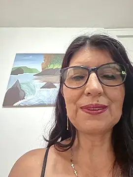 Snapshot of swity_foster chatting on 05.21.26 swity foster online show from 05.21.26