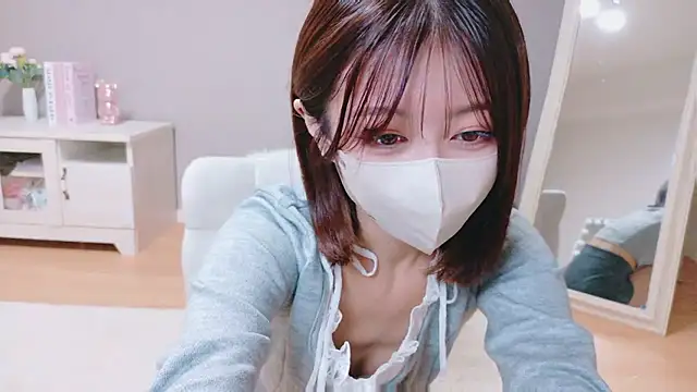 Snapshot of Yuna-ch chatting on 10.03.25 Yuna-ch online show from 10.03.25