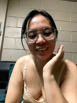 melyiaaa online show from 11.25.25