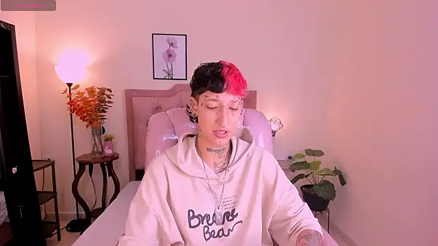 Snapshot of Luci_Rose chatting on 09.21.25 Luci Rose online show from 09.21.25