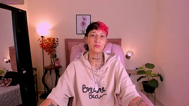 Snapshot of Luci_Rose chatting on 09.23.25 Luci Rose online show from 09.23.25