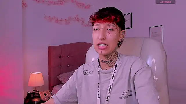 Snapshot of Luci_Rose chatting on 05.28.26 Luci Rose online show from 05.28.26