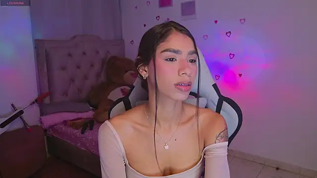 BrunetteAdams001 online show from 03.21.26