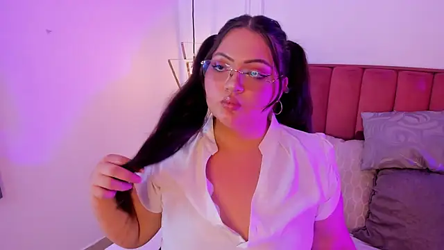 Tessa Sinclaire online show from 10.04.25