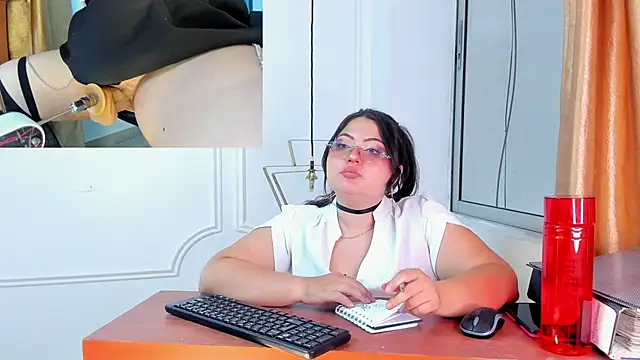 Snapshot of Tessa_Sinclaire chatting on 05.05.26 Tessa Sinclaire online show from 05.05.26