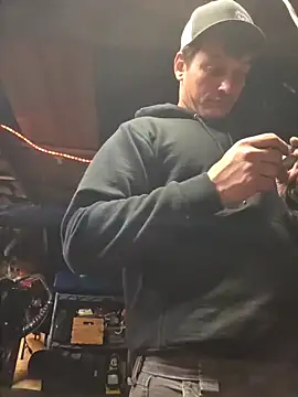 Snapshot of twistafatpipe chatting on 11.23.25 twistafatpipe online show from 11.23.25