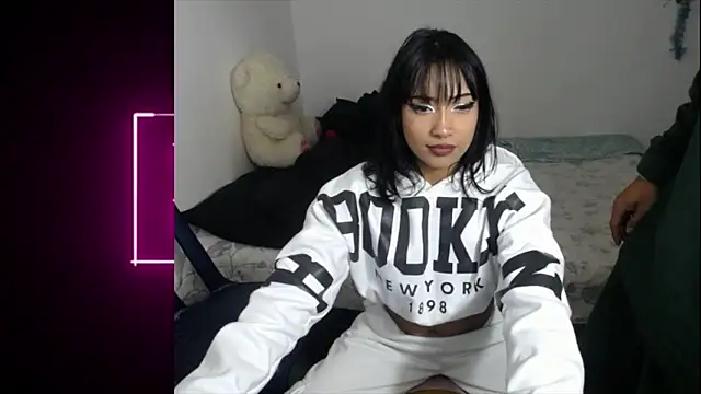 Papi Mami Live online show from 11.16.25