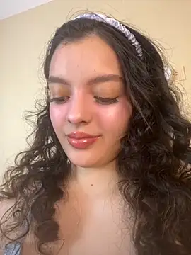 Snapshot of AriaHeavenss chatting on 09.30.25 AriaHeavenss online show from 09.30.25