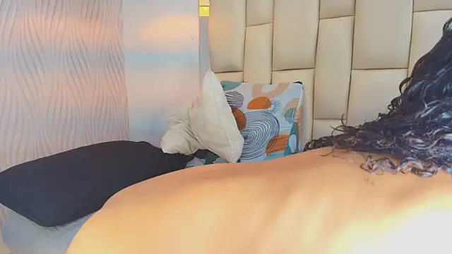 Snapshot of Vero_Temptation chatting on 11.27.25 Vero Temptation online show from 11.27.25