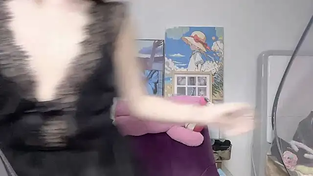 Snapshot of tender-11 chatting on 10.28.25 tender-11 online show from 10.28.25