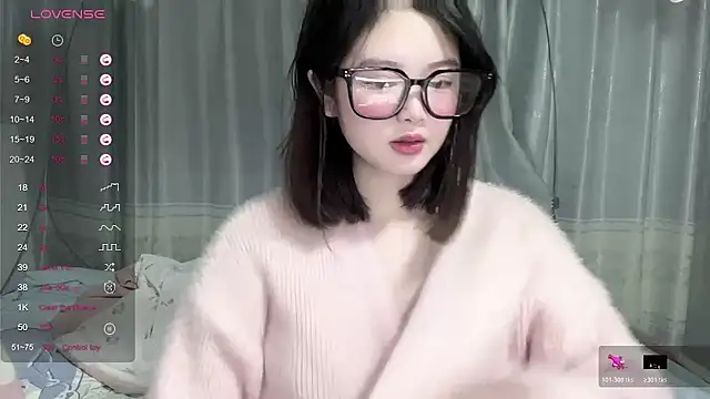 Snapshot of tender-11 chatting on 11.13.25 tender-11 online show from 11.13.25