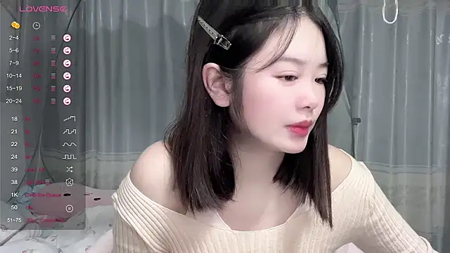 Snapshot of tender-11 chatting on 11.21.25 tender-11 online show from 11.21.25